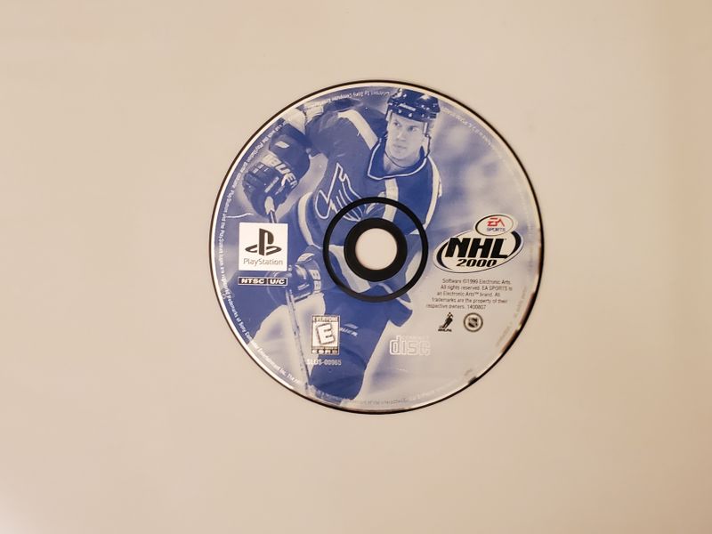 Sony PlayStation 1 NHL 2000 video game