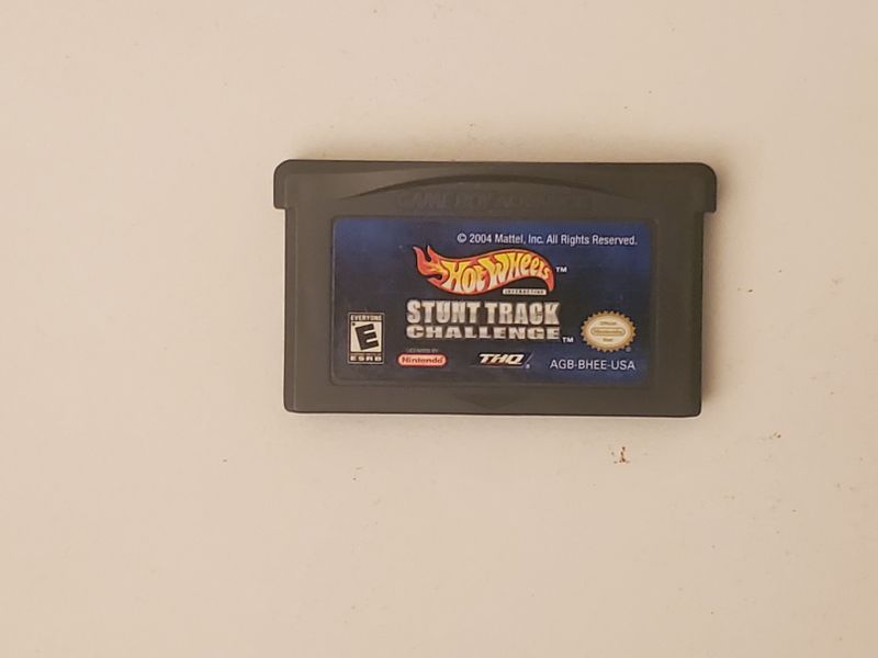 Nintendo Game Boy Advance Hot Wheels: Stunt Track Challenge video game