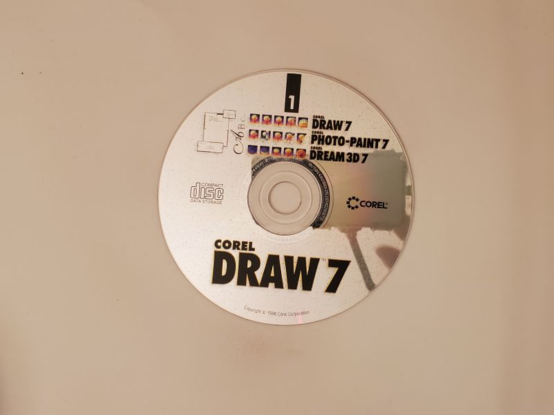 PC CorelDRAW 7 (including CorelDRAW 7, Photo-Paint 7, Corel Dream 3D 7, Disc 1) video game