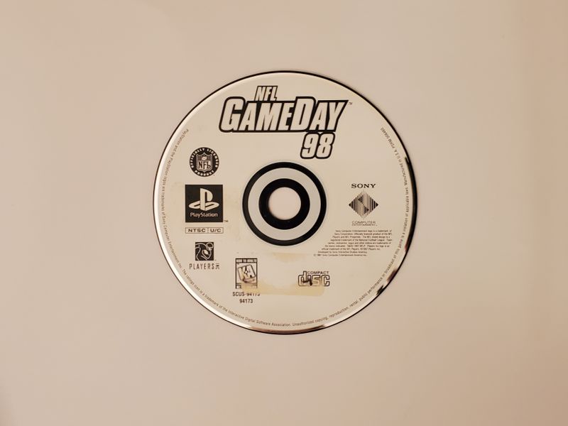 Sony PlayStation 1 NFL GameDay 98 video game