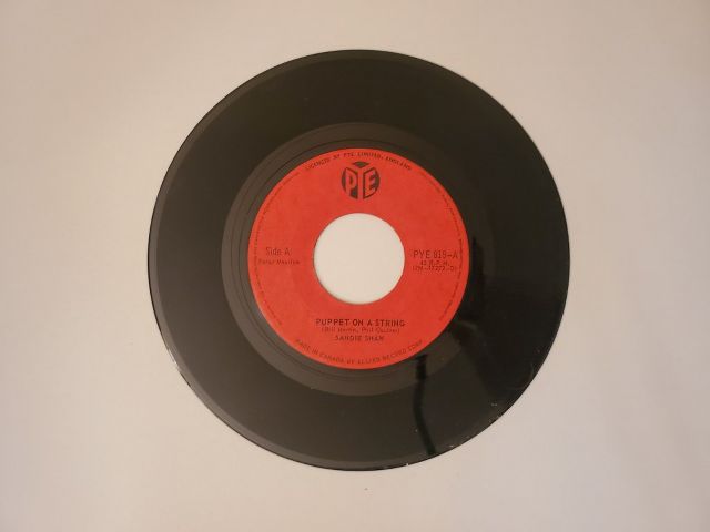 Sandie Shaw Puppet on a String / Tell the Boys vinyl record