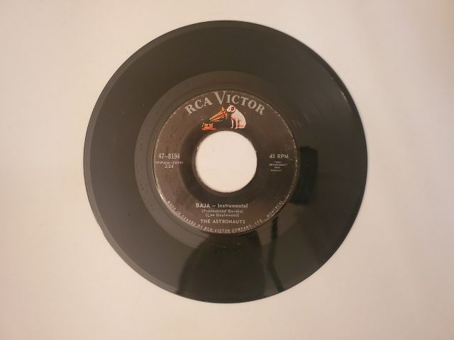 The Astronauts Baja / Kuk vinyl record