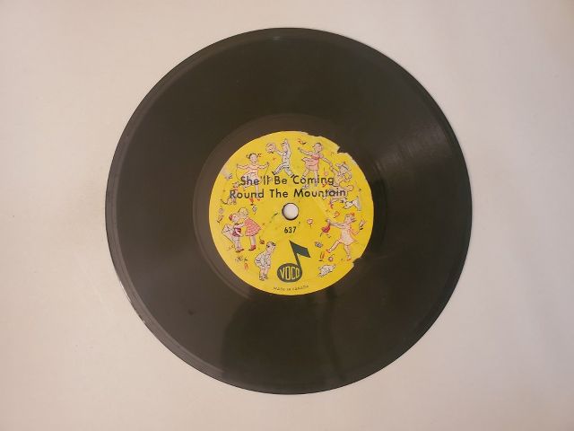 Unknown She'll Be Coming 'Round The Mountain / Spunkey the Monkey vinyl record