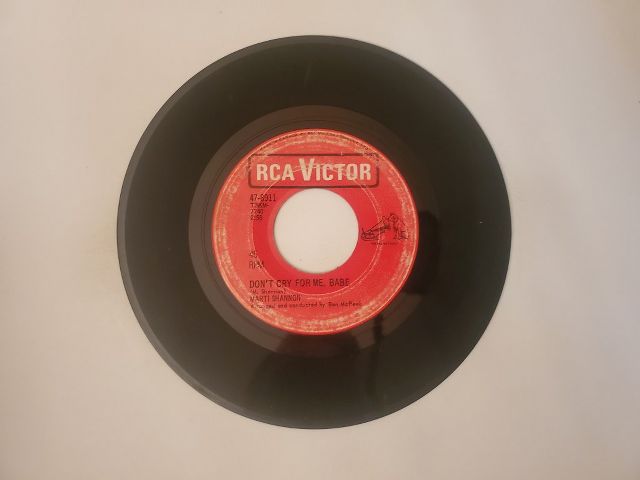Marti Shannon Don't Cry For Me, Babe / Is He Gonna Love Me vinyl record