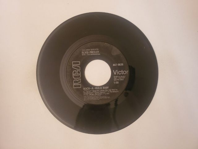 Elvis Presley Rock-A-Hula Baby / Can't Help Falling in Love vinyl record