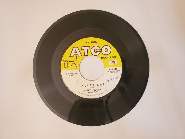 Bent Fabric Alley Cat / Markin' Time vinyl record