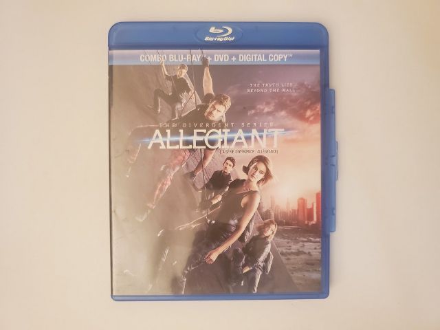 Blu-Ray The Divergent Series: Allegiant video game