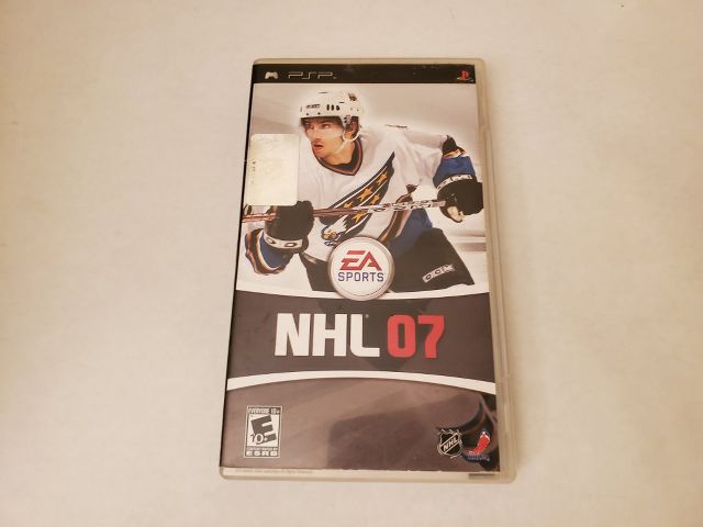 Sony PSP NHL 07 video game