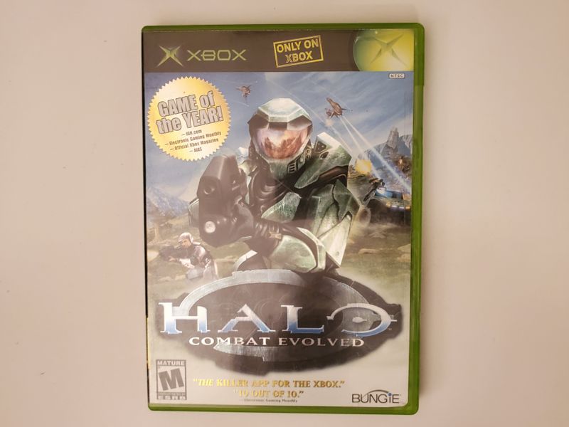 Microsoft Xbox Halo Combat Evolved Game of the year video game