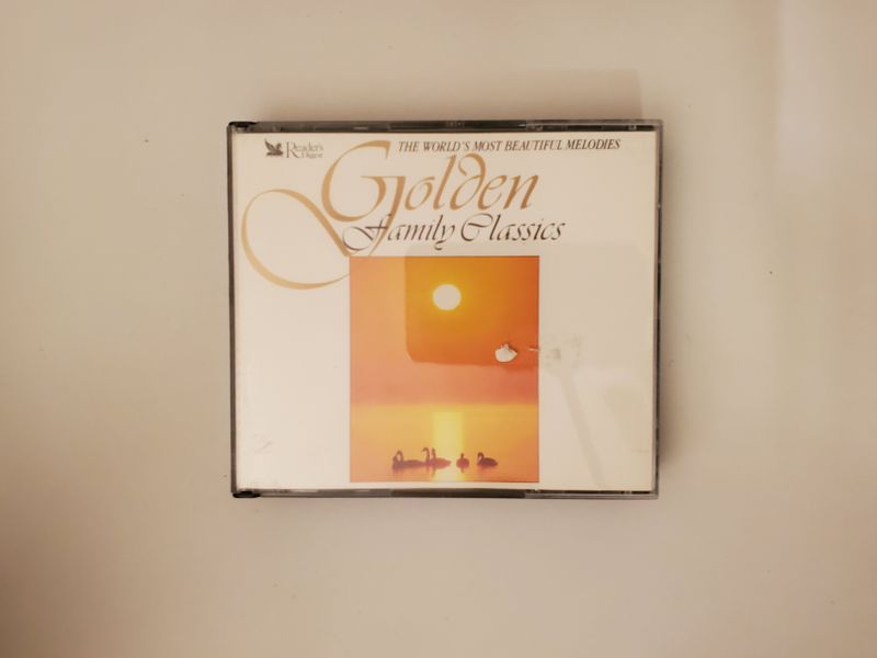 CD Various Artists - Golden Family Classics (The World's Most Beautiful Melodies) video game