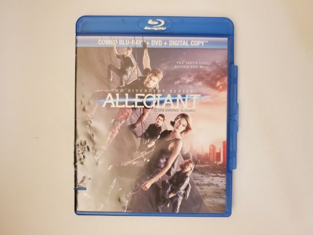 Blu-Ray The Divergent Series: Allegiant video game