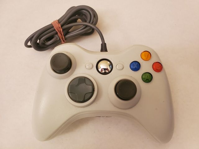Microsoft Xbox 360 White Wired Controller video game