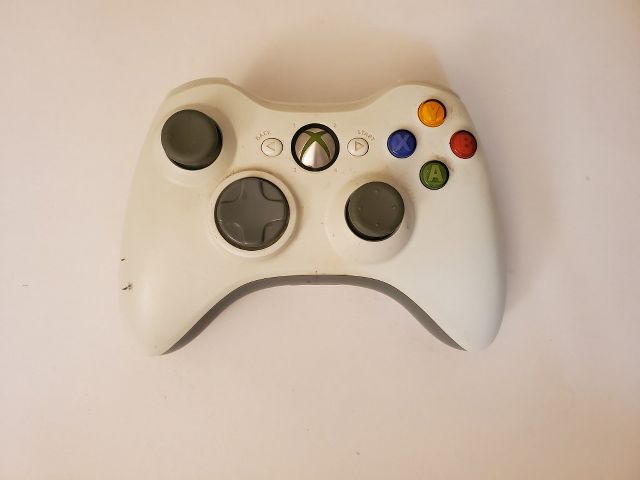 Microsoft Xbox 360 White Wireless Controller video game