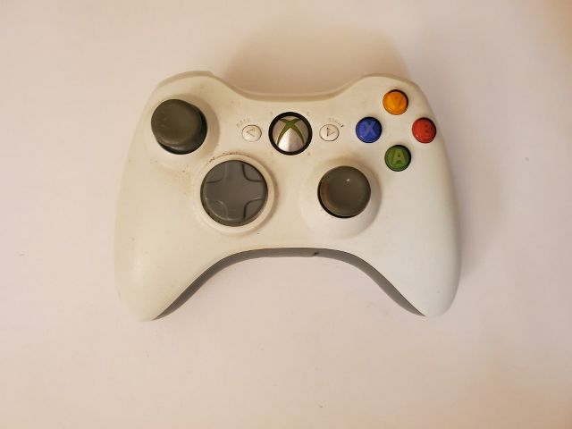 Microsoft Xbox 360 White Wireless Controller video game