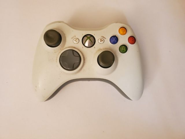 Microsoft Xbox 360 White Wireless Controller video game