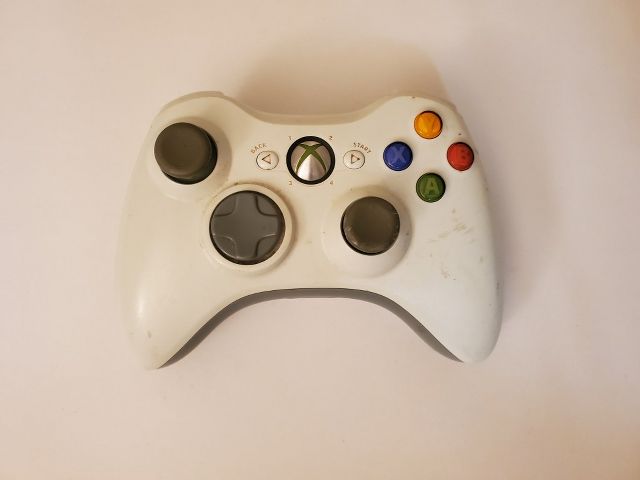 Microsoft Xbox 360 White Wireless Controller video game