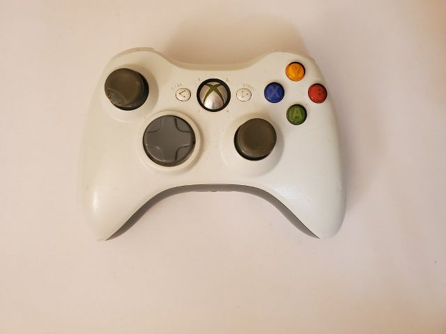 Microsoft Xbox 360 White Wireless Controller video game