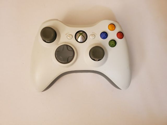Microsoft Xbox 360 White Wireless Controller video game