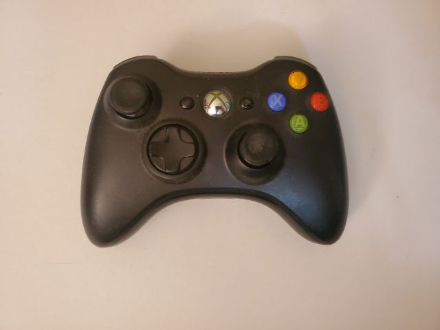Microsoft Xbox 360 Black Wireless Controller video game