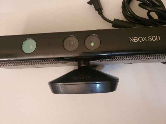 Microsoft Xbox 360 Kinect Sensor Bar video game
