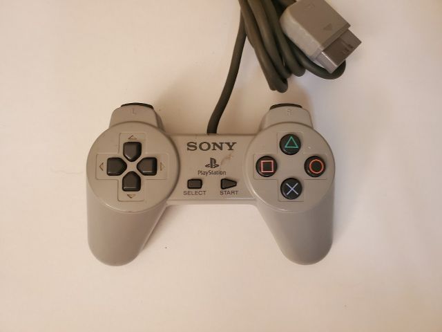 Sony Playstation 1 Gray Wired Controller video game