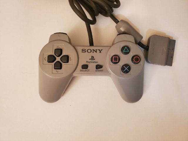 Sony Playstation 1 Gray Wired Controller video game