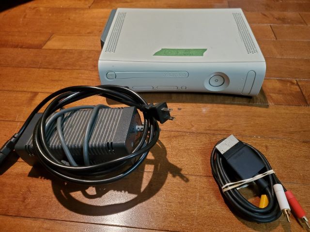 Microsoft Xbox 360 System Console White video game
