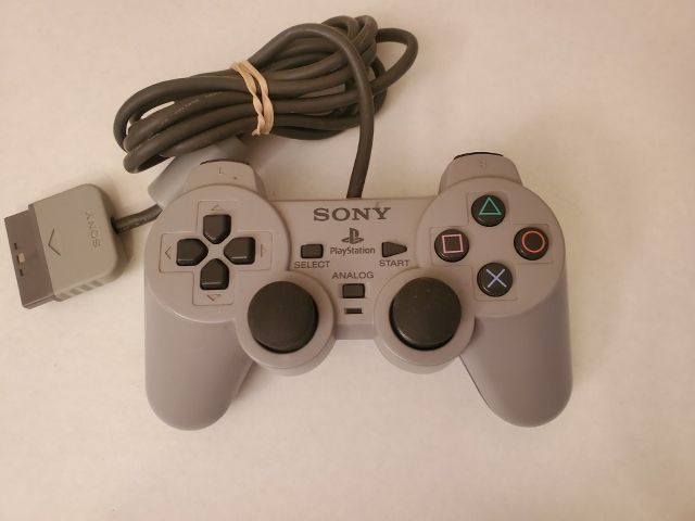 Sony Playstation 1 Gray Analog Wired Controller video game