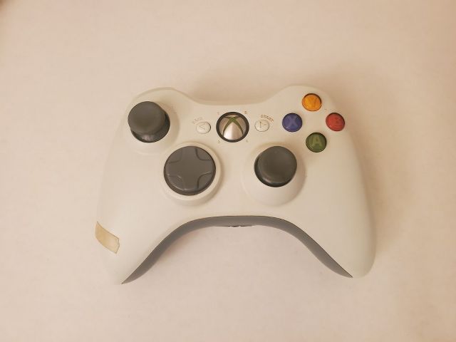 Microsoft Xbox 360 White Wireless Controller video game
