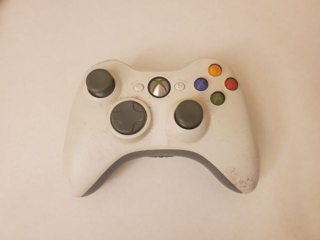 Microsoft Xbox 360 White Wireless Controller video game