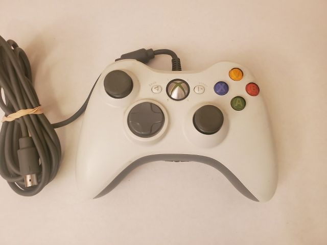 Microsoft Xbox 360 White Wired Controller video game