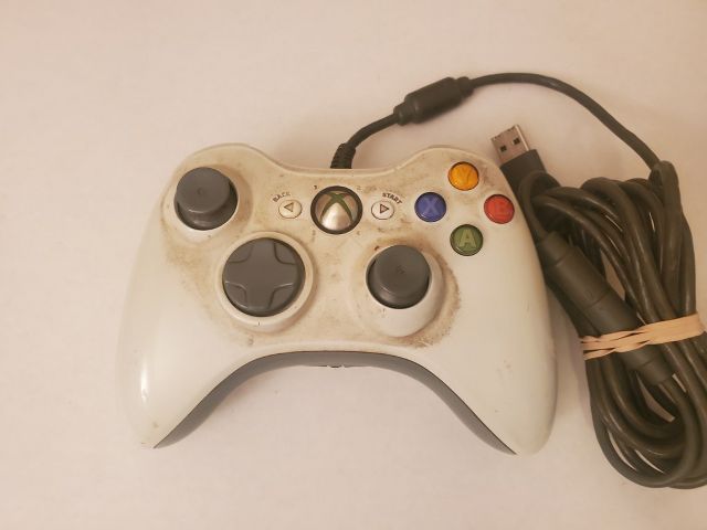 Microsoft Xbox 360 White Wired Controller video game
