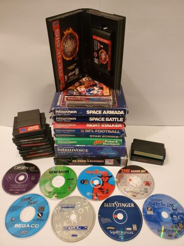 Various Lot of 32 Games for Sega, Intellivision, Atari video game