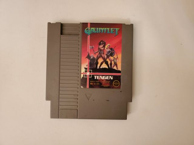 Nintendo NES Gauntlet video game