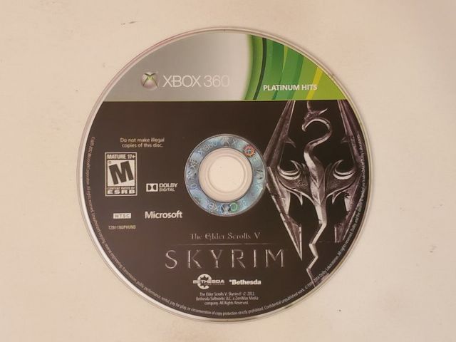 Microsoft Xbox 360 The Elder Scrolls V Skyrim Platinum Hits video game