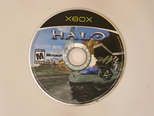 Microsoft Xbox Halo Combat Evolved video game